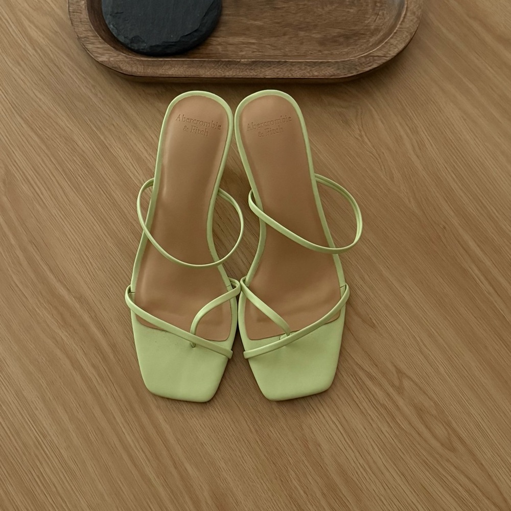 Abercrombie & Fitch Amery Green Heel